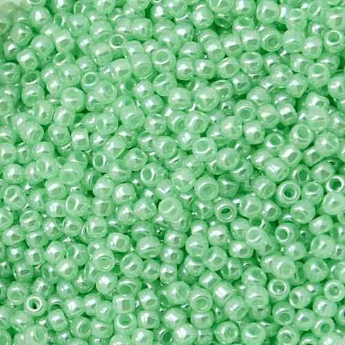 15/0 Toho Seed Beads #144 Ceylon Celery 8-9g Vial