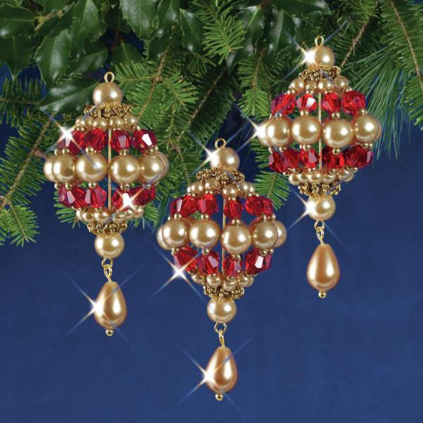 Solid Oak Nostalgic Christmas kit featuring Beaded baroque drops ornaments