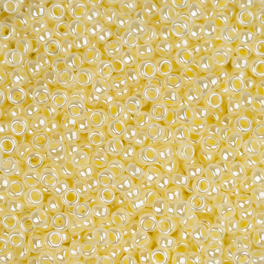 15/0 Miyuki Seed Beads #0527 Butter Cream Ceylon 8.2g